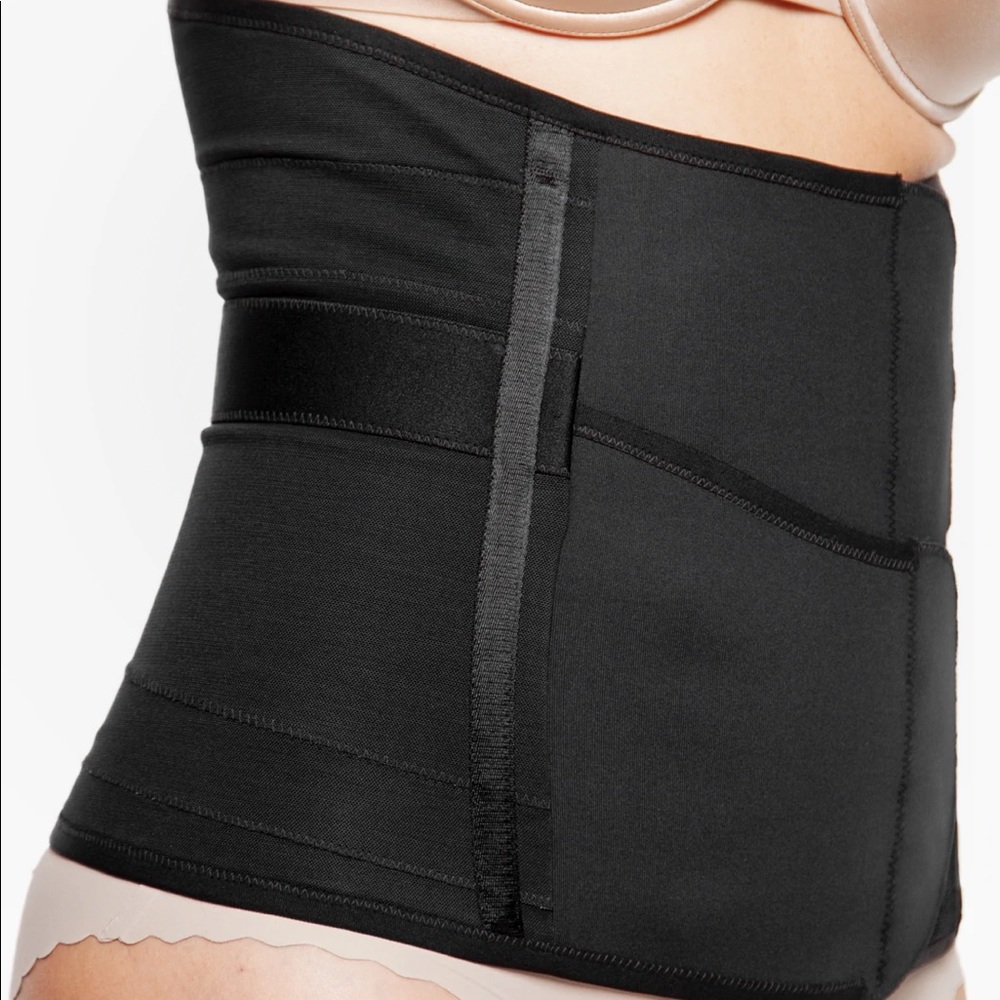 NWOT Belly Bandit Postpartum Luxe Belly Wrap size small